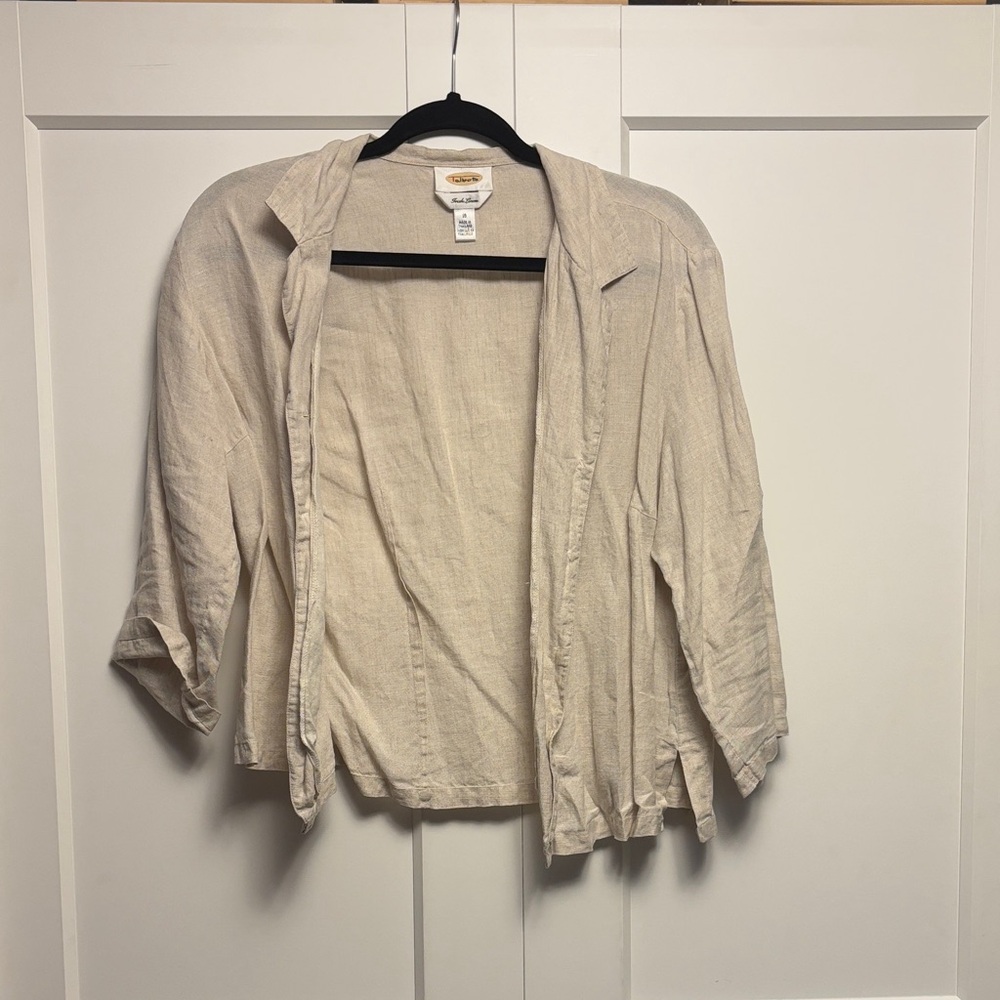 Women's Cream ¾ Sleeve Linen Button Down